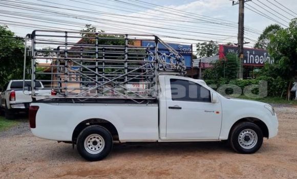 Buy Used Isuzu D-Max White Car in Udon Thani in Udon Thani Buy Used Isuzu D-Max White Car in Udon Thani in Udon Thani