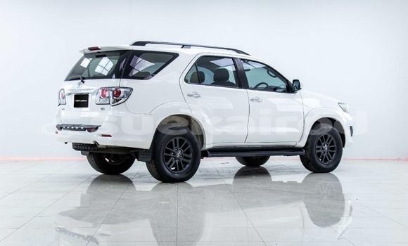 ซื้อ รถมือสอง Toyota Fortuner ขาว รถยนต์ ใน %{เมือง} ใน กรุงเทพมหานคร ซื้อ รถมือสอง Toyota Fortuner ขาว รถยนต์ ใน %{เมือง} ใน กรุงเทพมหานคร