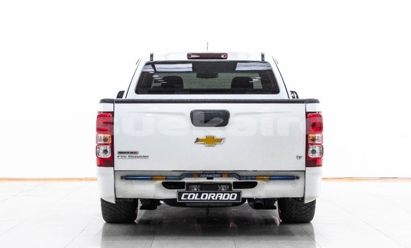 Buy Used Chevrolet Colorado White Car in Bangkok in Bangkok Buy Used Chevrolet Colorado White Car in Bangkok in Bangkok