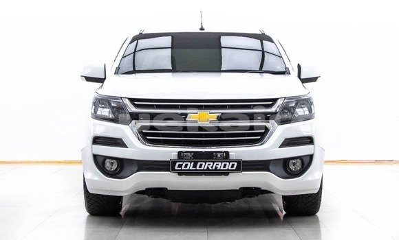 Buy Used Chevrolet Colorado White Car in Bangkok in Bangkok Buy Used Chevrolet Colorado White Car in Bangkok in Bangkok
