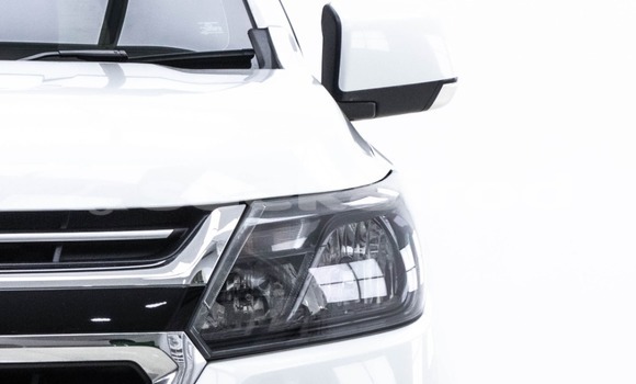 Buy Used Chevrolet Colorado White Car in Bangkok in Bangkok Buy Used Chevrolet Colorado White Car in Bangkok in Bangkok