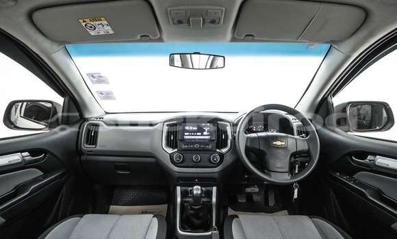 Buy Used Chevrolet Colorado White Car in Bangkok in Bangkok Buy Used Chevrolet Colorado White Car in Bangkok in Bangkok