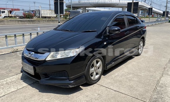 ซื้อ รถมือสอง Honda City สีดำ รถยนต์ ใน %{เมือง} ใน กรุงเทพมหานคร