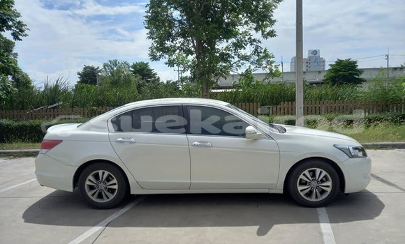 Buy Used Honda Accord White Car in Bangkok in Bangkok Buy Used Honda Accord White Car in Bangkok in Bangkok