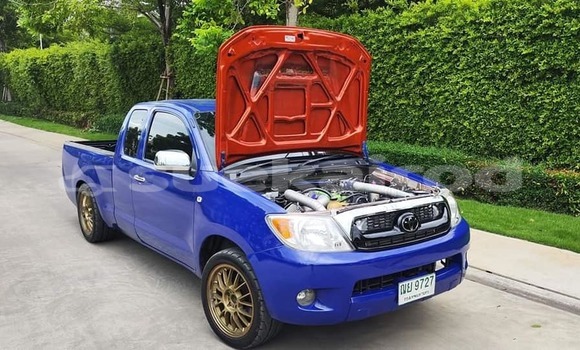 ซื้อ รถมือสอง Toyota Hilux สีน้ำเงิน รถยนต์ ใน %{เมือง} ใน กรุงเทพมหานคร