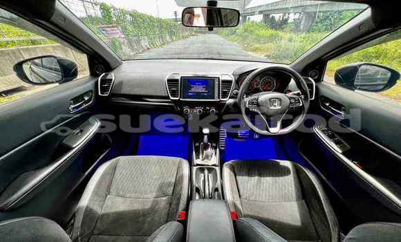 ซื้อ รถมือสอง Honda City สีดำ รถยนต์ ใน %{เมือง} ใน กรุงเทพมหานคร