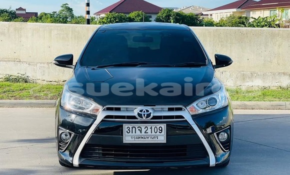 ซื้อ รถมือสอง Toyota Yaris สีดำ รถยนต์ ใน %{เมือง} ใน กรุงเทพมหานคร