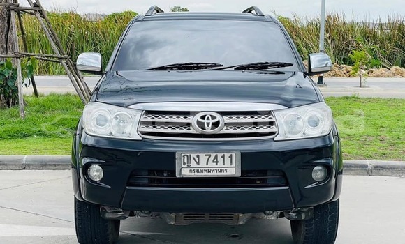 Buy Used Toyota Fortuner Black Car in Bangkok in Bangkok