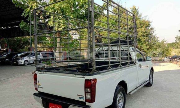 Buy Used Isuzu D-Max White Car in Bangkok in Bangkok Buy Used Isuzu D-Max White Car in Bangkok in Bangkok