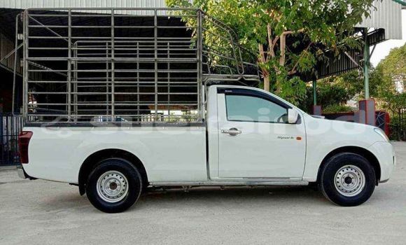 Buy Used Isuzu D-Max White Car in Bangkok in Bangkok Buy Used Isuzu D-Max White Car in Bangkok in Bangkok