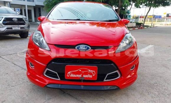 ซื้อ รถมือสอง Ford Fiesta สีแดง รถยนต์ ใน %{เมือง} ใน กรุงเทพมหานคร