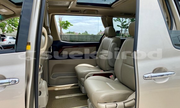 Buy Used Toyota Alphard Brown Car in Bangkok in Bangkok Buy Used Toyota Alphard Brown Car in Bangkok in Bangkok