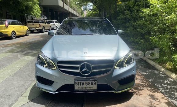 ซื้อ รถมือสอง Mercedes-Benz E-Classe อื่น ๆ รถยนต์ ใน %{เมือง} ใน กรุงเทพมหานคร ซื้อ รถมือสอง Mercedes-Benz E-Classe อื่น ๆ รถยนต์ ใน %{เมือง} ใน กรุงเทพมหานคร