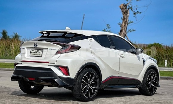 Buy Used Toyota C-HR White Car in Bangkok in Bangkok Buy Used Toyota C-HR White Car in Bangkok in Bangkok