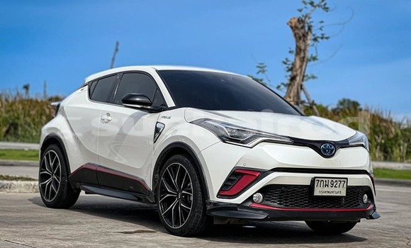 Buy Used Toyota C-HR White Car in Bangkok in Bangkok Buy Used Toyota C-HR White Car in Bangkok in Bangkok