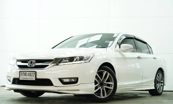 ซื้อ รถมือสอง Honda Accord ขาว รถยนต์ ใน %{เมือง} ใน กรุงเทพมหานคร