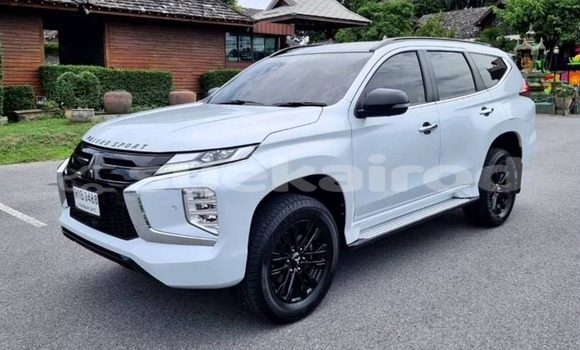 Buy Used Mitsubishi Pajero White Car in Bangkok in Bangkok Buy Used Mitsubishi Pajero White Car in Bangkok in Bangkok
