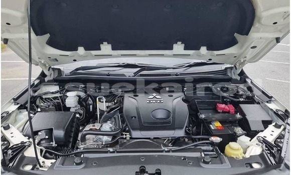 Buy Used Mitsubishi Pajero White Car in Bangkok in Bangkok Buy Used Mitsubishi Pajero White Car in Bangkok in Bangkok