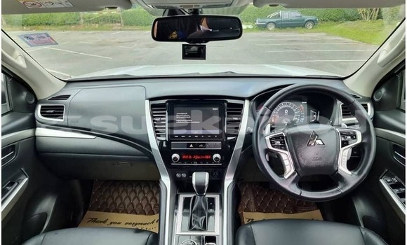 Buy Used Mitsubishi Pajero White Car in Bangkok in Bangkok Buy Used Mitsubishi Pajero White Car in Bangkok in Bangkok