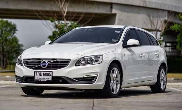 Buy Used Volvo V60 White Car in Bangkok in Bangkok Buy Used Volvo V60 White Car in Bangkok in Bangkok