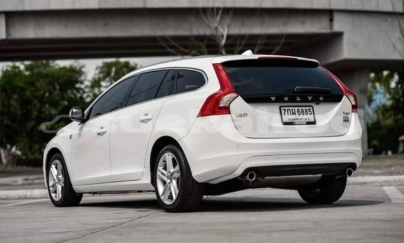 Buy Used Volvo V60 White Car in Bangkok in Bangkok Buy Used Volvo V60 White Car in Bangkok in Bangkok