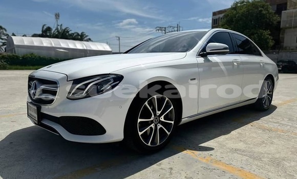 Buy Used Mercedes‒Benz E–Class White Car in Bangkok in Bangkok Buy Used Mercedes‒Benz E–Class White Car in Bangkok in Bangkok