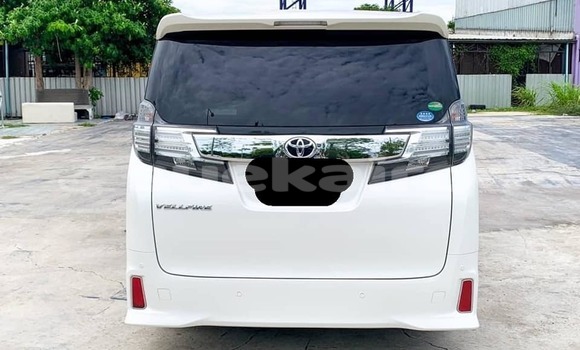 Buy Used Toyota Vellfire White Car in Bangkok in Bangkok Buy Used Toyota Vellfire White Car in Bangkok in Bangkok