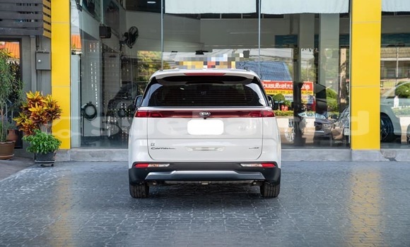 Buy Used Kia Carnival White Car in Bangkok in Bangkok Buy Used Kia Carnival White Car in Bangkok in Bangkok