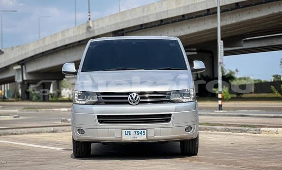 Buy Used Volkswagen Caravelle White Car in Bangkok in Bangkok