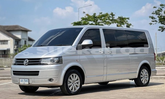 Buy Used Volkswagen Caravelle White Car in Bangkok in Bangkok Buy Used Volkswagen Caravelle White Car in Bangkok in Bangkok