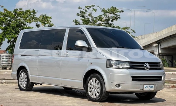 Buy Used Volkswagen Caravelle White Car in Bangkok in Bangkok Buy Used Volkswagen Caravelle White Car in Bangkok in Bangkok