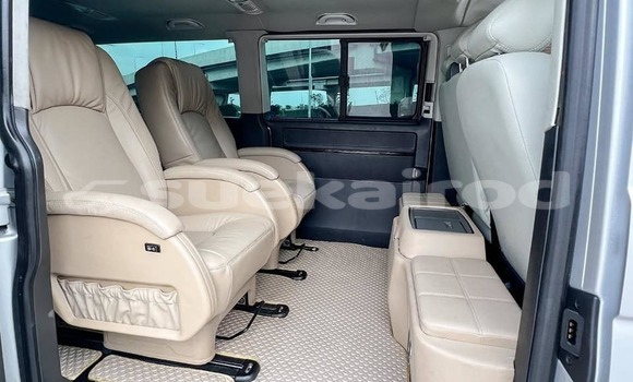 Buy Used Volkswagen Caravelle White Car in Bangkok in Bangkok Buy Used Volkswagen Caravelle White Car in Bangkok in Bangkok