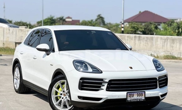 Buy Used Porsche Cayenne White Car in Bangkok in Bangkok Buy Used Porsche Cayenne White Car in Bangkok in Bangkok