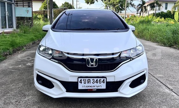Buy Used Honda Jazz White Car in Bangkok in Bangkok