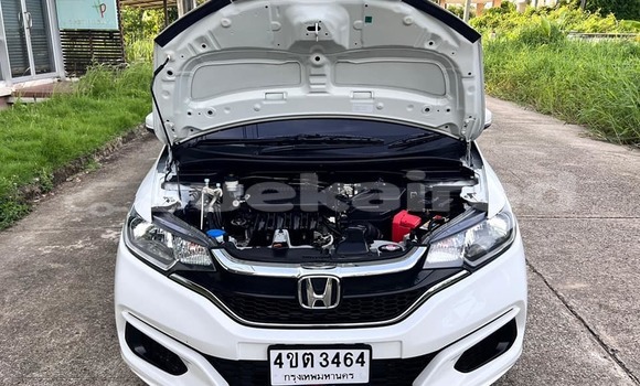 Buy Used Honda Jazz White Car in Bangkok in Bangkok Buy Used Honda Jazz White Car in Bangkok in Bangkok
