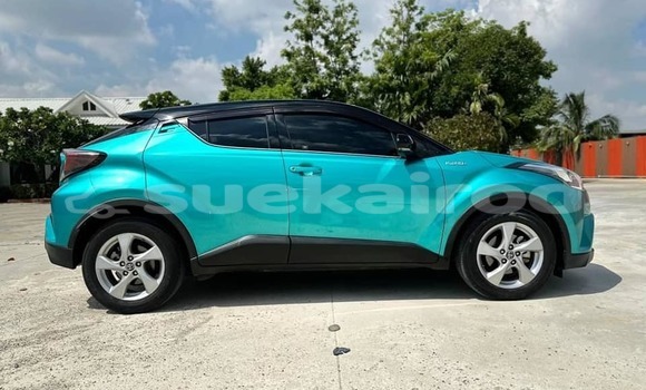 Buy Used Toyota C-HR Other Car in Bangkok in Bangkok Buy Used Toyota C-HR Other Car in Bangkok in Bangkok