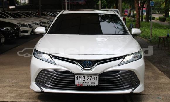 ซื้อ รถมือสอง Toyota Camry ขาว รถยนต์ ใน %{เมือง} ใน กรุงเทพมหานคร