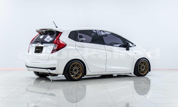 ซื้อ รถมือสอง Honda Jazz ขาว รถยนต์ ใน %{เมือง} ใน กรุงเทพมหานคร ซื้อ รถมือสอง Honda Jazz ขาว รถยนต์ ใน %{เมือง} ใน กรุงเทพมหานคร