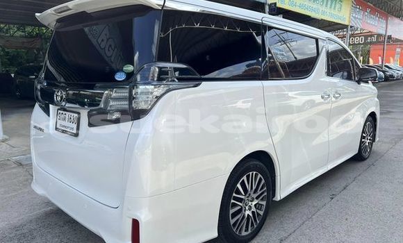 Buy Used Toyota Vellfire White Car in Bangkok in Bangkok Buy Used Toyota Vellfire White Car in Bangkok in Bangkok