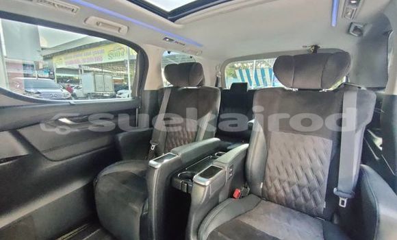 Buy Used Toyota Vellfire White Car in Bangkok in Bangkok Buy Used Toyota Vellfire White Car in Bangkok in Bangkok