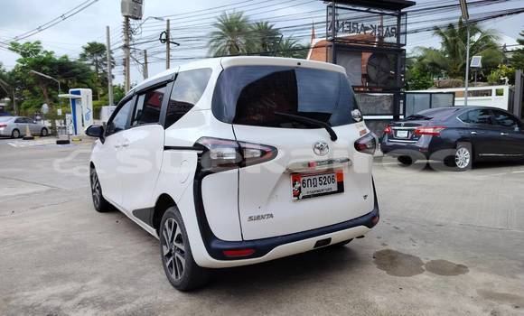 Buy Used Toyota Sienta White Car in Bangkok in Bangkok Buy Used Toyota Sienta White Car in Bangkok in Bangkok