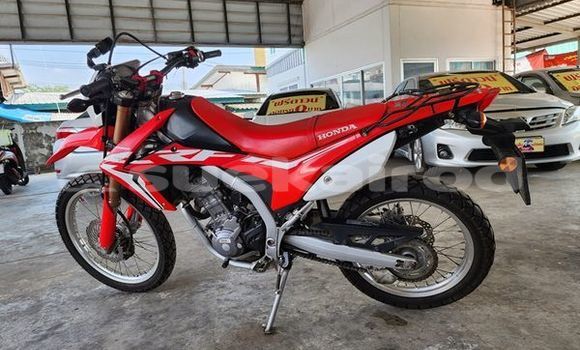 ซื้อ รถมือสอง Honda CRF สีแดง จักรยานยนต์ ใน %{เมือง} ใน สุรินทร์ ซื้อ รถมือสอง Honda CRF สีแดง จักรยานยนต์ ใน %{เมือง} ใน สุรินทร์