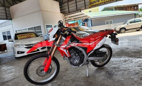 ซื้อ รถมือสอง Honda CRF สีแดง จักรยานยนต์ ใน %{เมือง} ใน สุรินทร์ ซื้อ รถมือสอง Honda CRF สีแดง จักรยานยนต์ ใน %{เมือง} ใน สุรินทร์
