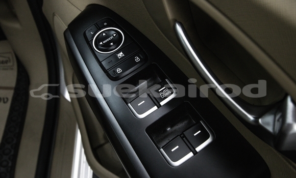 Buy Used Kia Carnival Silver Car in Bangkok in Bangkok Buy Used Kia Carnival Silver Car in Bangkok in Bangkok