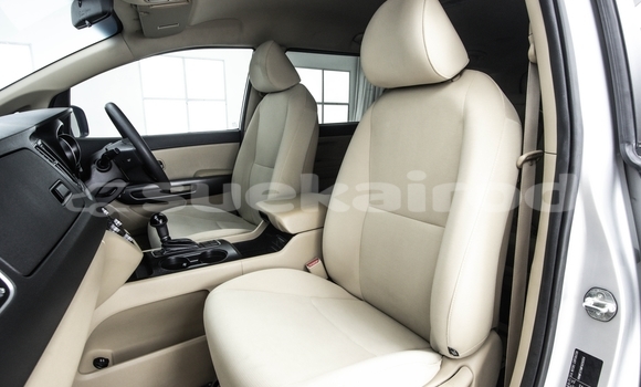 Buy Used Kia Carnival Silver Car in Bangkok in Bangkok Buy Used Kia Carnival Silver Car in Bangkok in Bangkok