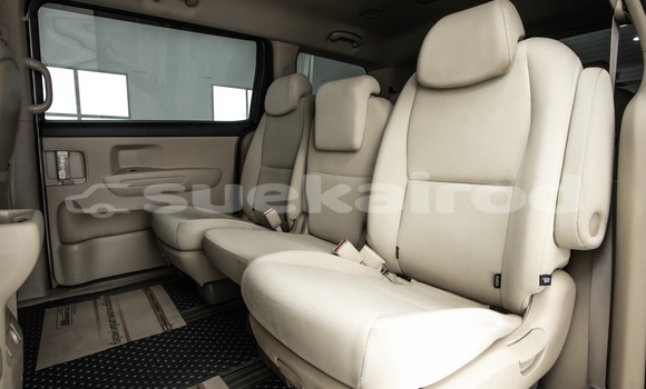 Buy Used Kia Carnival Silver Car in Bangkok in Bangkok Buy Used Kia Carnival Silver Car in Bangkok in Bangkok