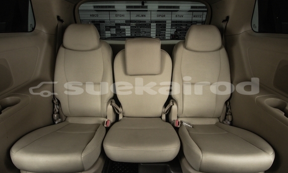 Buy Used Kia Carnival Silver Car in Bangkok in Bangkok Buy Used Kia Carnival Silver Car in Bangkok in Bangkok