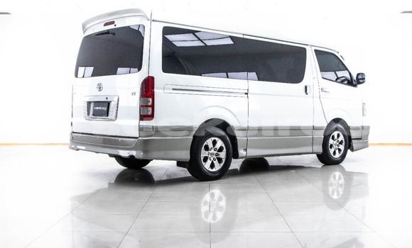 Buy Used Toyota Ventury White Car in Bangkok in Bangkok Buy Used Toyota Ventury White Car in Bangkok in Bangkok