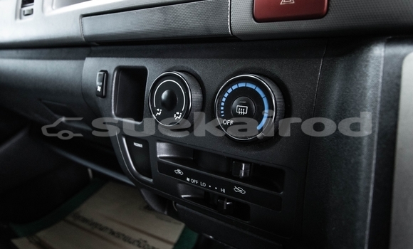 Buy Used Toyota Ventury White Car in Bangkok in Bangkok Buy Used Toyota Ventury White Car in Bangkok in Bangkok