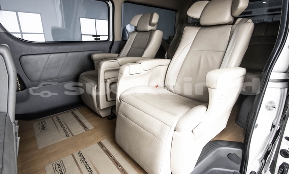 Buy Used Toyota Ventury White Car in Bangkok in Bangkok Buy Used Toyota Ventury White Car in Bangkok in Bangkok